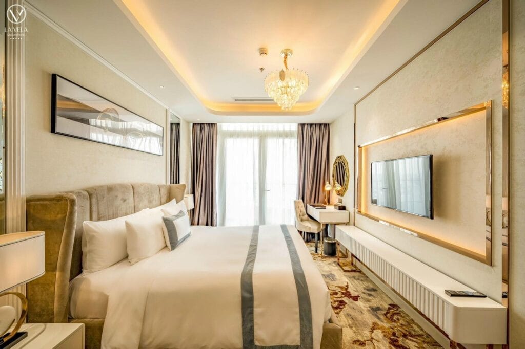 chăn gối khách sạn